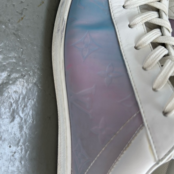 LOUIS VUITTON LV UNISEX LV LUXEMBOURG SNEAKER IN IRIDESCENT MONOGRAM  size 9 - Picture 4 of 9